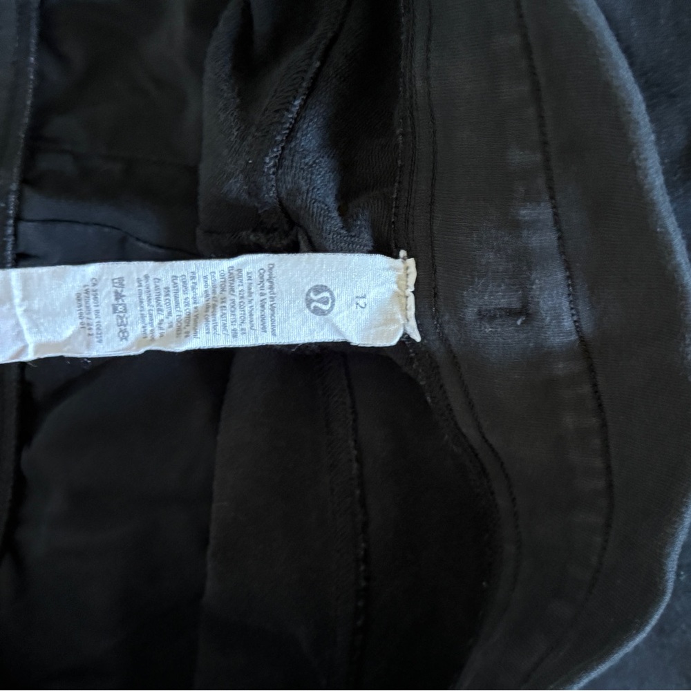 Lululemon 12 Inner Glow High Rise Short - Picture 4 of 4